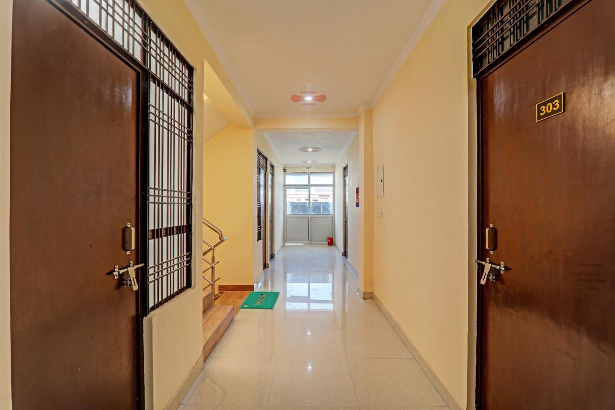 Super Hotel O Fort Inn Lucknow Bagian luar foto