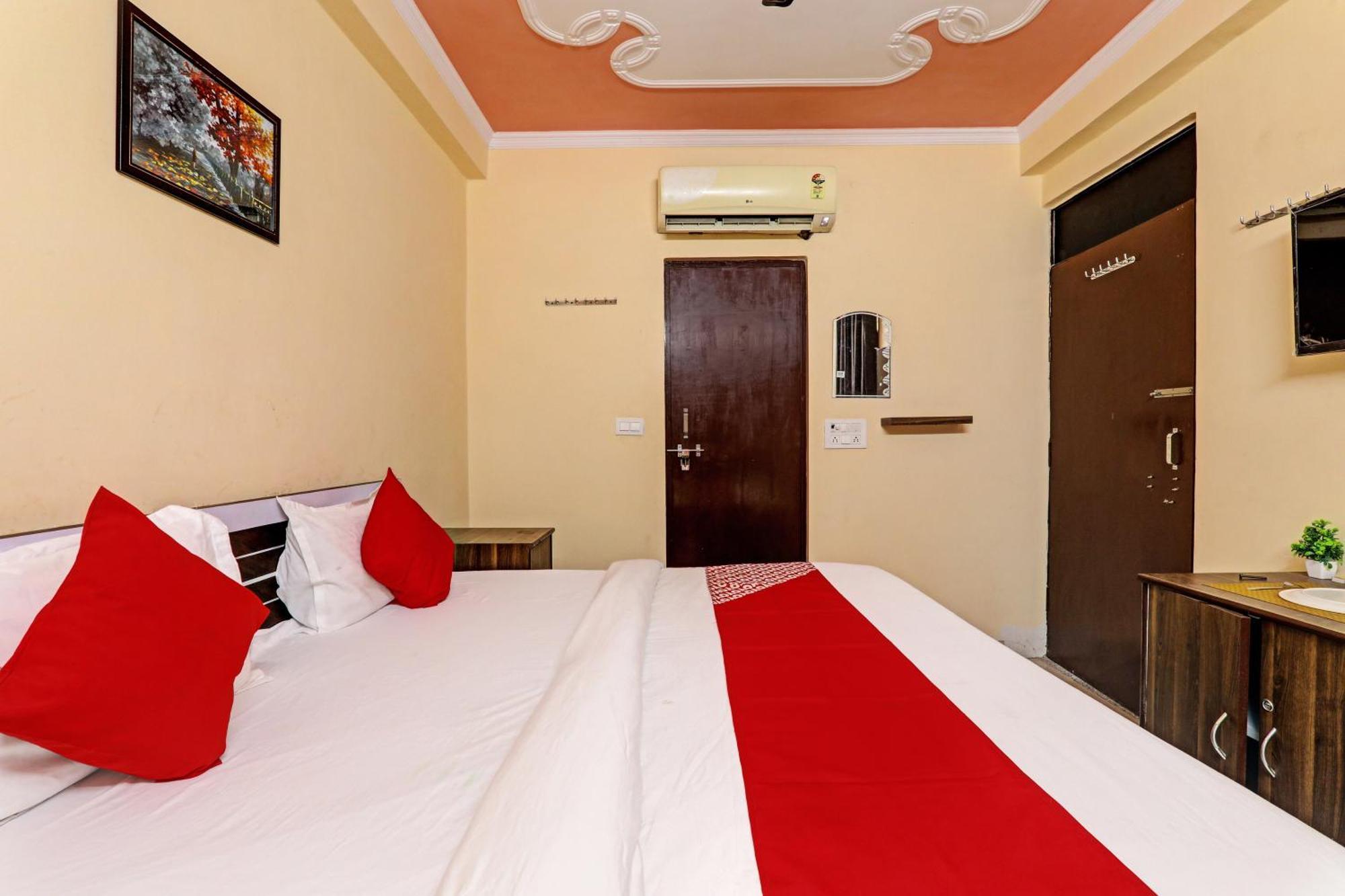 Super Hotel O Fort Inn Lucknow Bagian luar foto